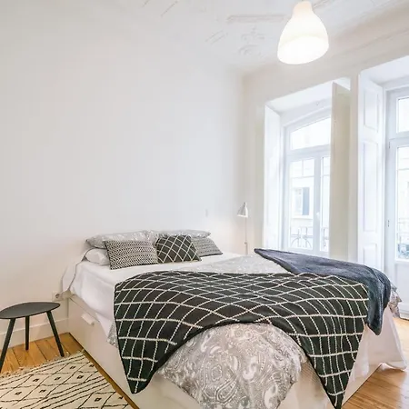 Estrela Neoclassical Apt- River View Lisboa
