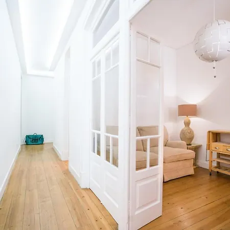 Estrela Neoclassical Apt- River View Apartmán